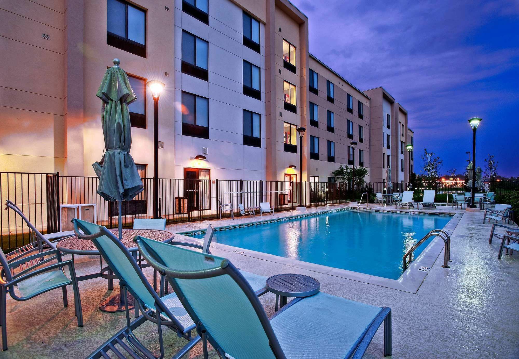 Springhill Suites By Marriott Baton Rouge North / Airport Экстерьер фото